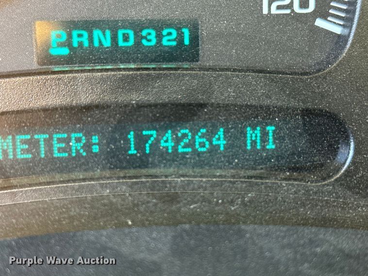 image for item EP0756 2004 GMC Yukon SUV