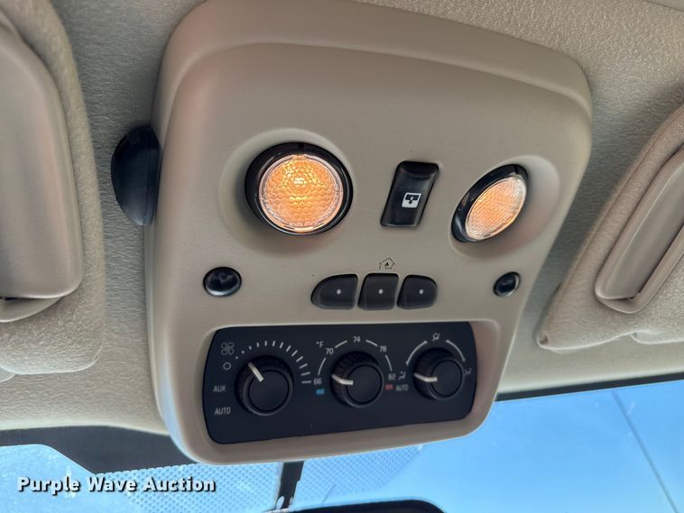 image for item EP0756 2004 GMC Yukon SUV