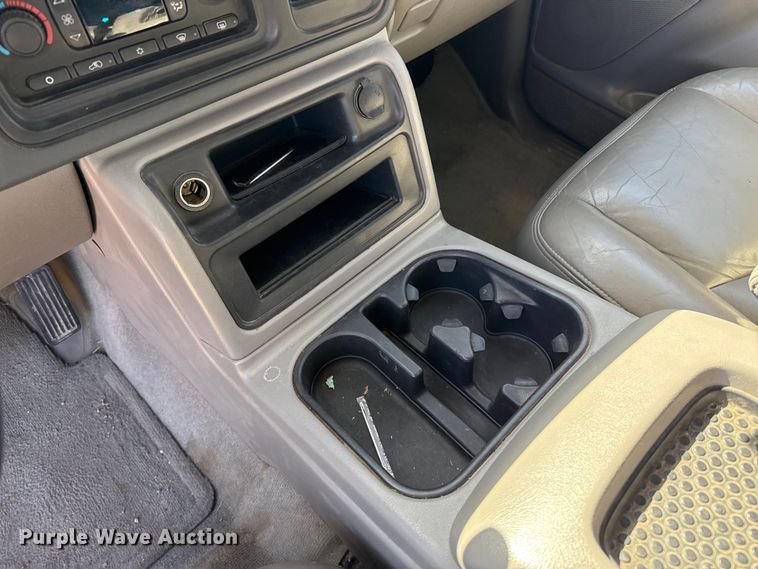 image for item EP0756 2004 GMC Yukon SUV