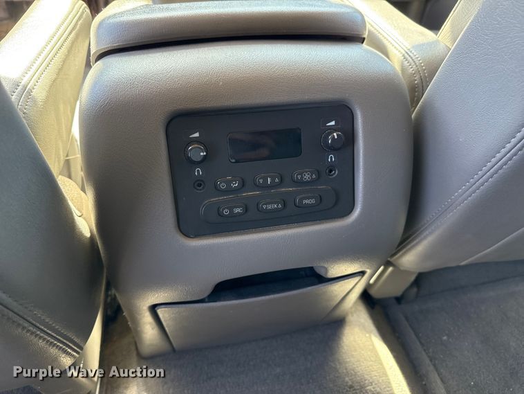 image for item EP0756 2004 GMC Yukon SUV