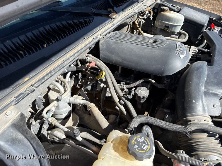 image for item EP0756 2004 GMC Yukon SUV