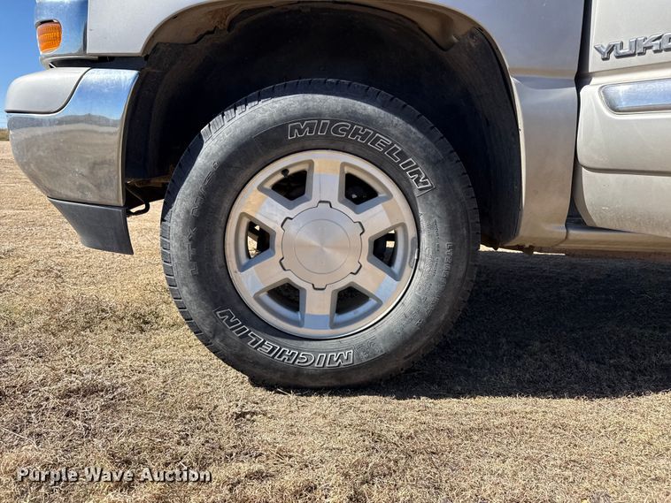 image for item EP0756 2004 GMC Yukon SUV