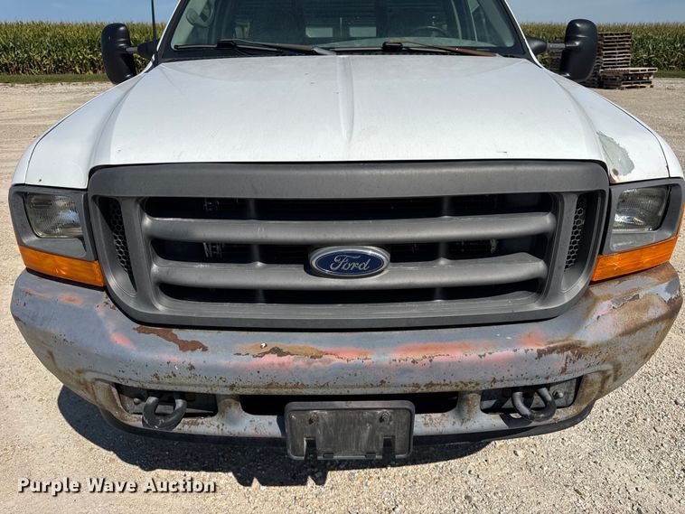 image for item ER0045 2001 Ford F450 Super Duty flatbed truck