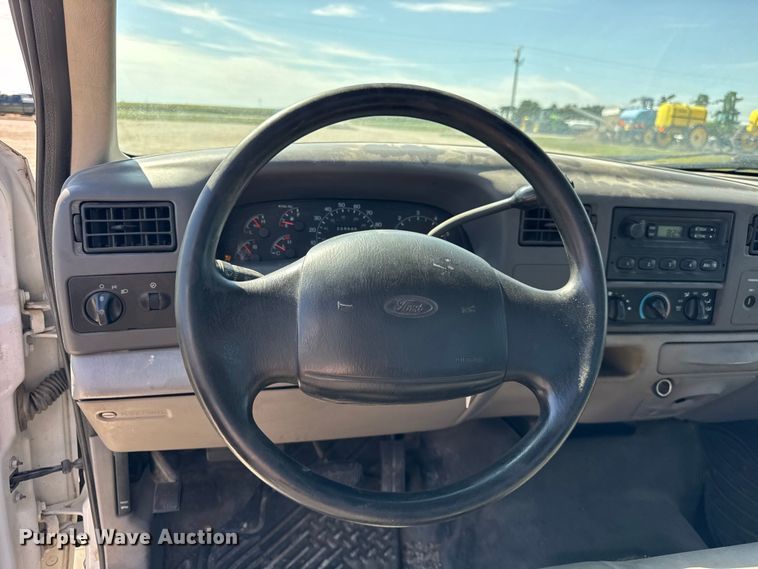 image for item ER0045 2001 Ford F450 Super Duty flatbed truck