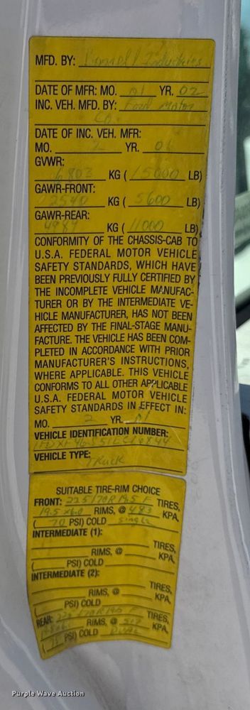 image for item ER0045 2001 Ford F450 Super Duty flatbed truck