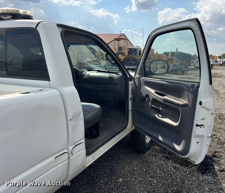 image for item ER0181 1999 Dodge Ram 1500 pickup truck