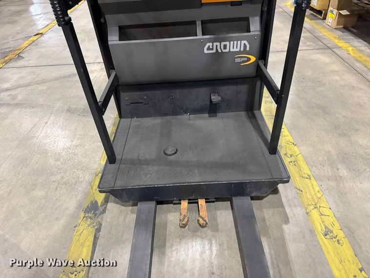 image for item ER0201 2016 Crown SP3520-30 order picker