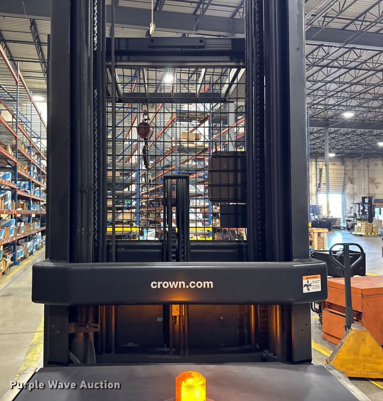 image for item ER0202 2016 Crown SP3520-30 order picker