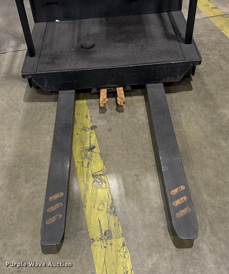 image for item ER0202 2016 Crown SP3520-30 order picker