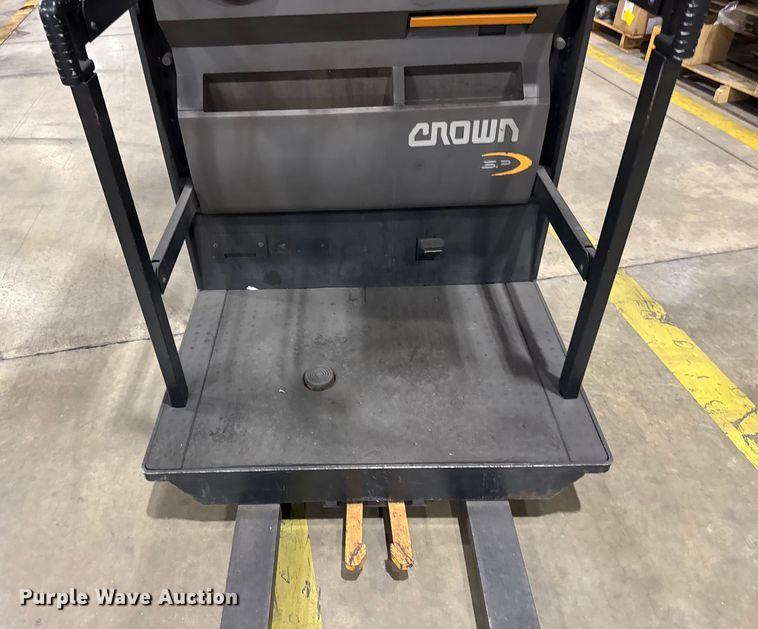 image for item ER0202 2016 Crown SP3520-30 order picker