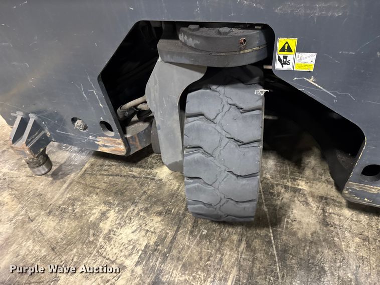 image for item ER0203 2013 Combilift C6000 forklift