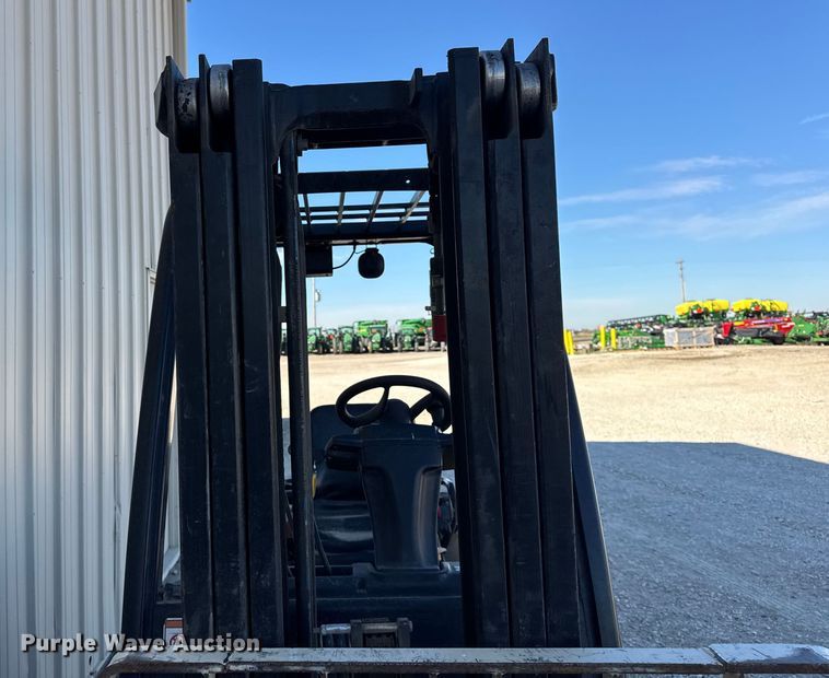 image for item ER0227 Yale GLP030VXNRAE084 forklift