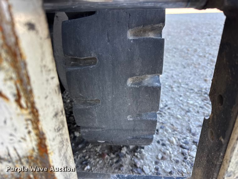 image for item ER0227 Yale GLP030VXNRAE084 forklift