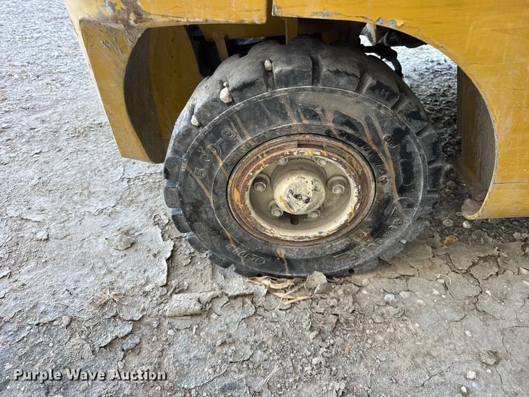 image for item ER0227 Yale GLP030VXNRAE084 forklift