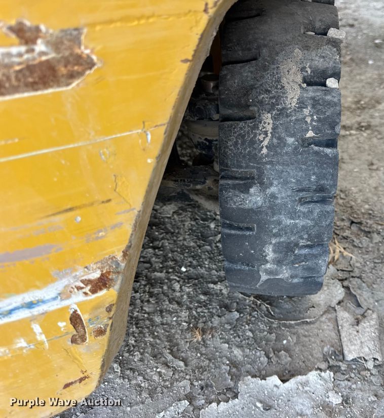 image for item ER0227 Yale GLP030VXNRAE084 forklift