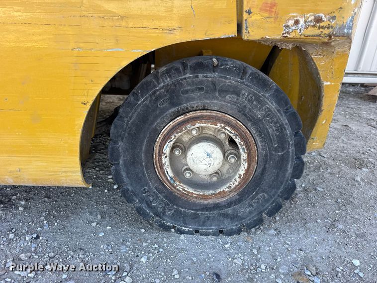 image for item ER0227 Yale GLP030VXNRAE084 forklift