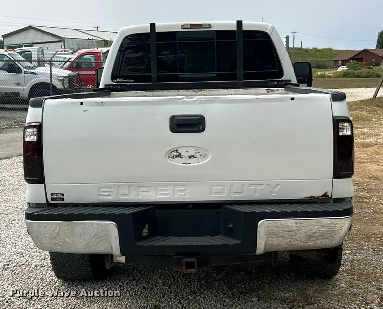 image for item ET3133 2008 Ford F250 Super Duty XLT Crew Cab pickup truck