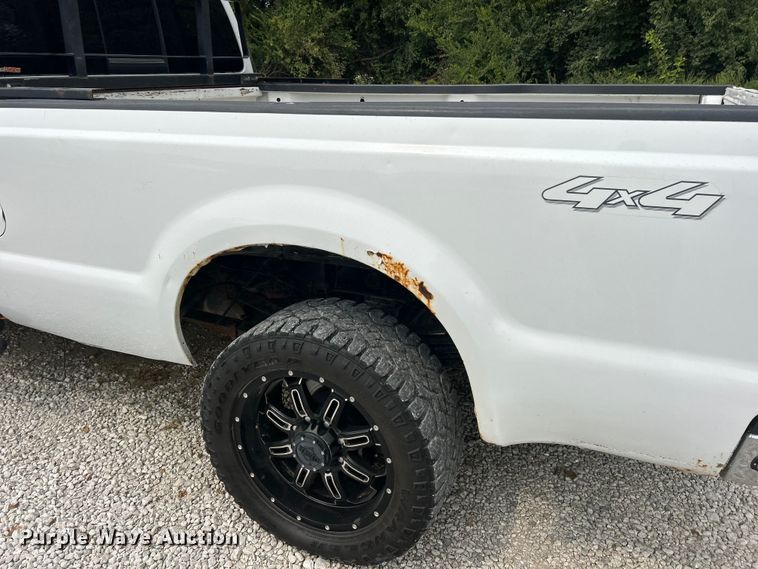 image for item ET3133 2008 Ford F250 Super Duty XLT Crew Cab pickup truck