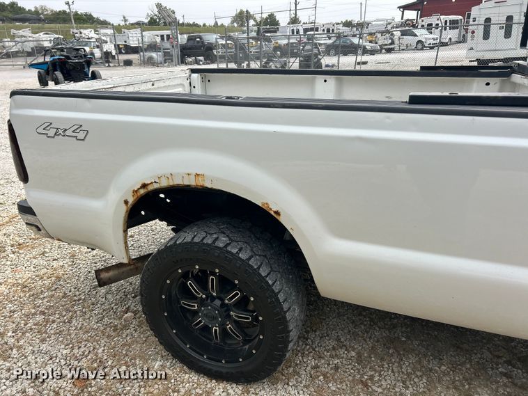 image for item ET3133 2008 Ford F250 Super Duty XLT Crew Cab pickup truck