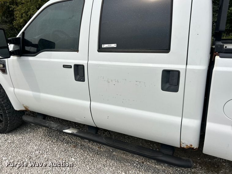 image for item ET3133 2008 Ford F250 Super Duty XLT Crew Cab pickup truck
