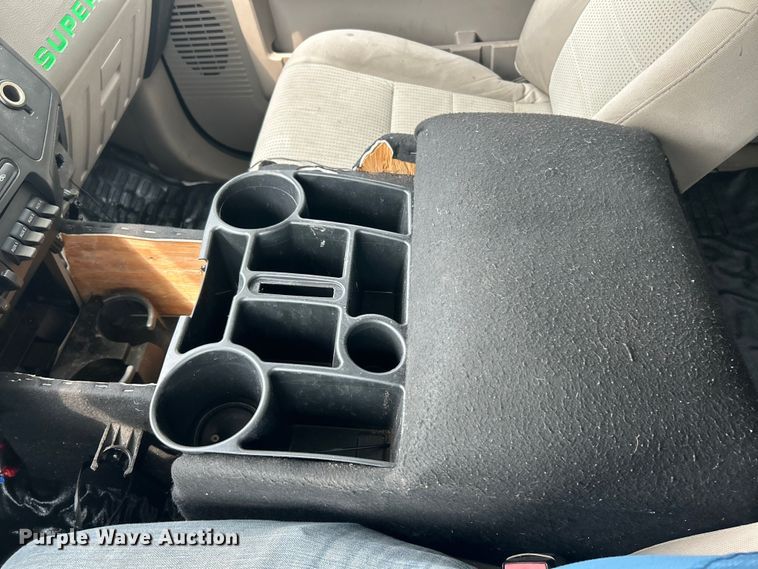 image for item ET3133 2008 Ford F250 Super Duty XLT Crew Cab pickup truck