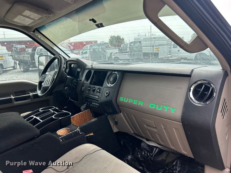 image for item ET3133 2008 Ford F250 Super Duty XLT Crew Cab pickup truck