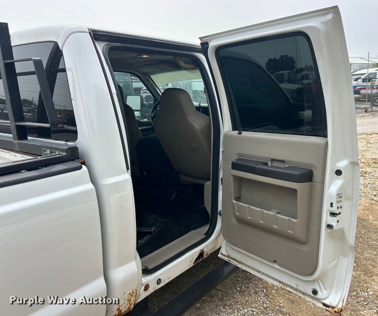 image for item ET3133 2008 Ford F250 Super Duty XLT Crew Cab pickup truck