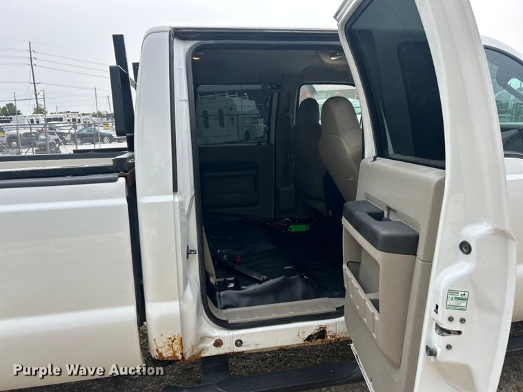 image for item ET3133 2008 Ford F250 Super Duty XLT Crew Cab pickup truck