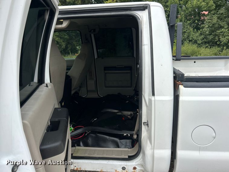 image for item ET3133 2008 Ford F250 Super Duty XLT Crew Cab pickup truck