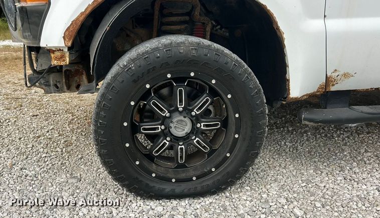 image for item ET3133 2008 Ford F250 Super Duty XLT Crew Cab pickup truck