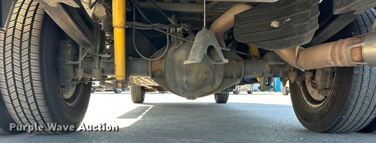 image for item ET3219 2019 Chevrolet Silverado 3500HD Crew Cab pickup truck