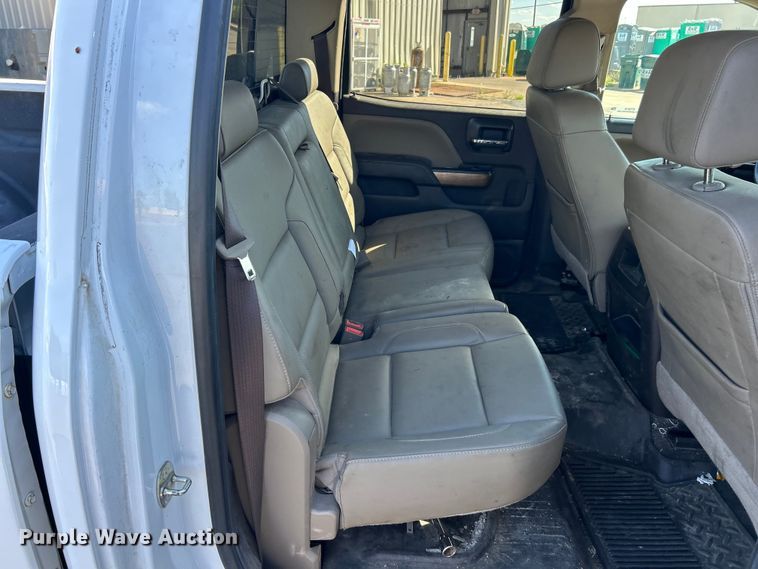 image for item ET3219 2019 Chevrolet Silverado 3500HD Crew Cab pickup truck