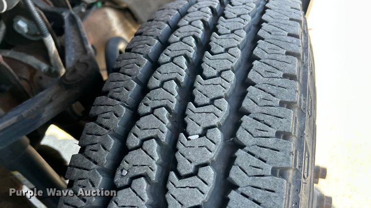 image for item ET3219 2019 Chevrolet Silverado 3500HD Crew Cab pickup truck