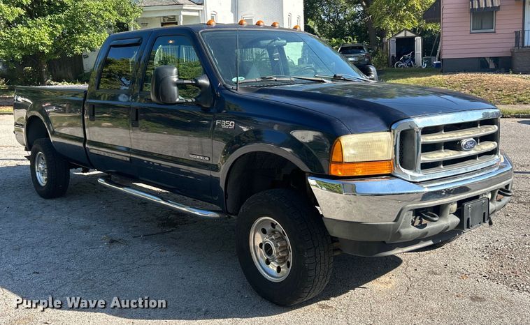 image for item ET3225 2001 Ford F-350 XL Super Duty Crew Cab pickup truck