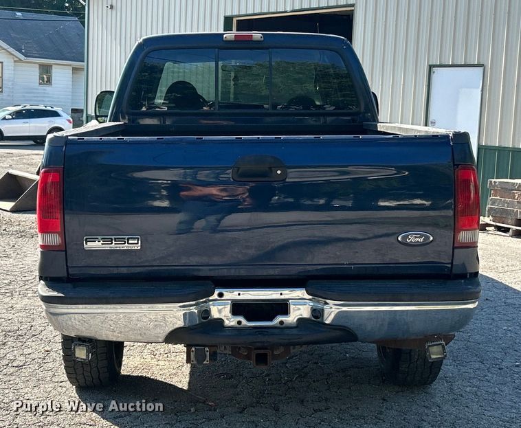 image for item ET3225 2001 Ford F-350 XL Super Duty Crew Cab pickup truck