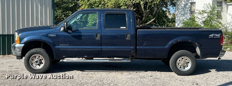 image for item ET3225 2001 Ford F-350 XL Super Duty Crew Cab pickup truck