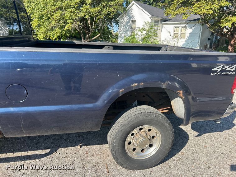 image for item ET3225 2001 Ford F-350 XL Super Duty Crew Cab pickup truck