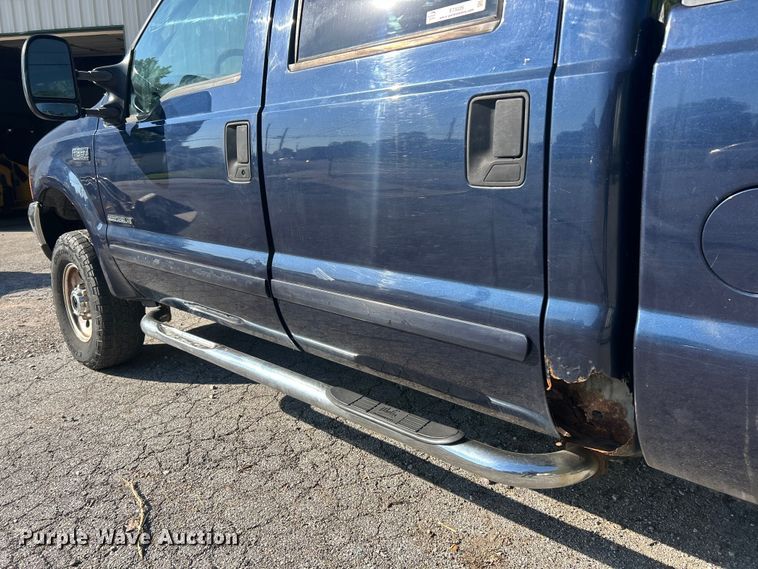 image for item ET3225 2001 Ford F-350 XL Super Duty Crew Cab pickup truck