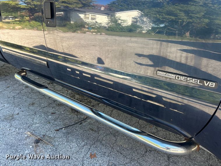 image for item ET3225 2001 Ford F-350 XL Super Duty Crew Cab pickup truck