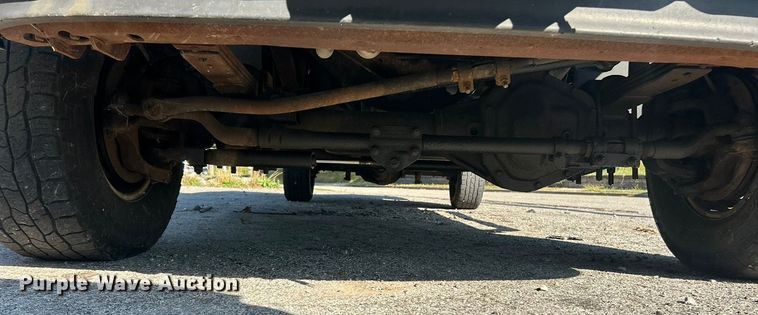 image for item ET3225 2001 Ford F-350 XL Super Duty Crew Cab pickup truck