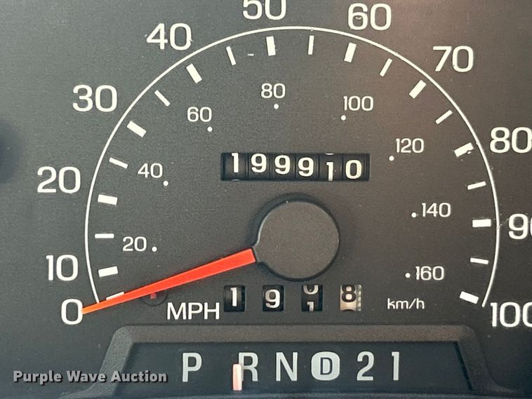 image for item ET3225 2001 Ford F-350 XL Super Duty Crew Cab pickup truck