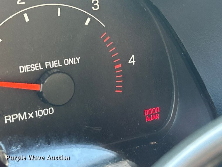 image for item ET3225 2001 Ford F-350 XL Super Duty Crew Cab pickup truck