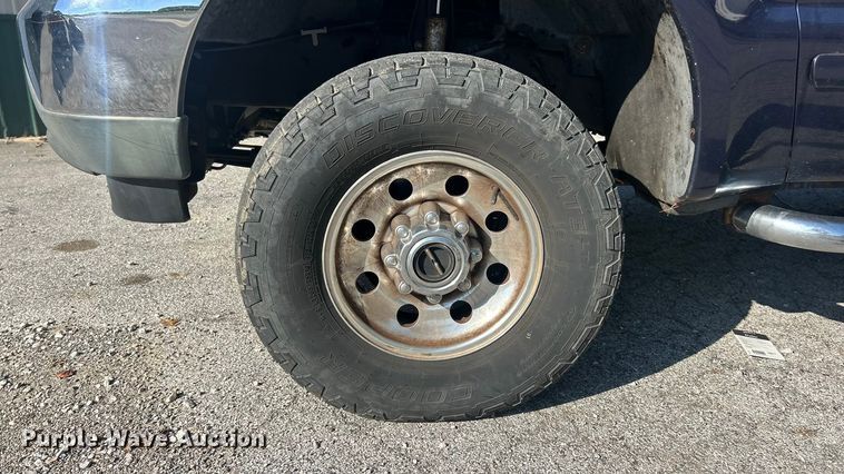 image for item ET3225 2001 Ford F-350 XL Super Duty Crew Cab pickup truck