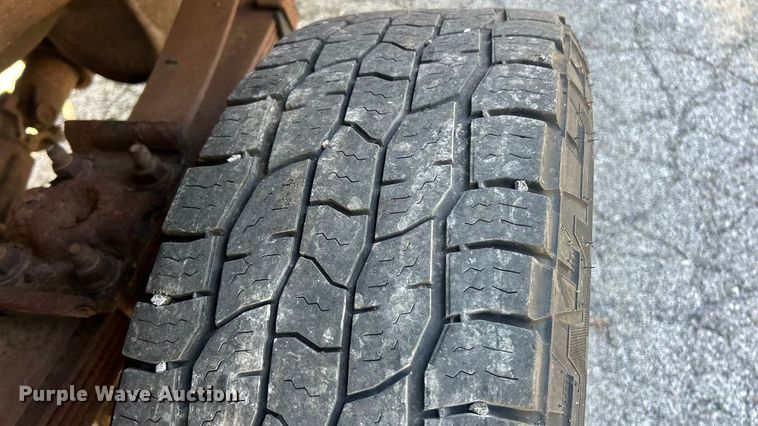 image for item ET3225 2001 Ford F-350 XL Super Duty Crew Cab pickup truck