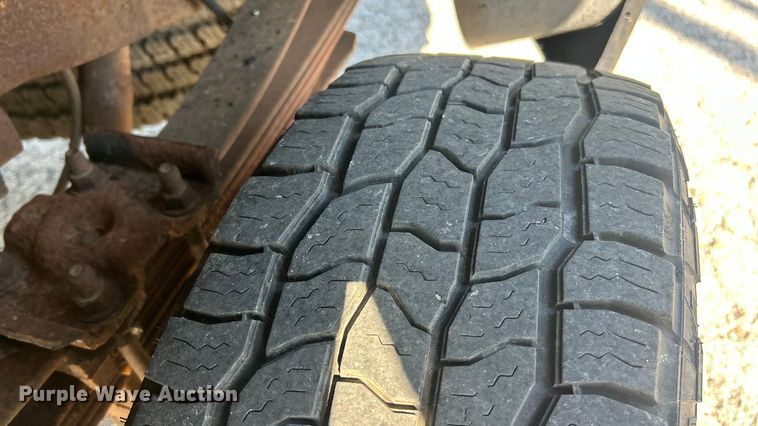 image for item ET3225 2001 Ford F-350 XL Super Duty Crew Cab pickup truck