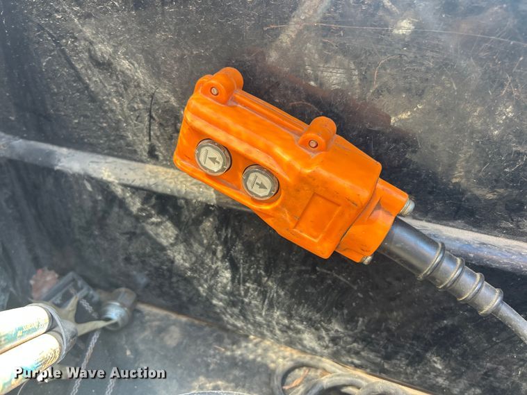 image for item ET3229 2014 Behnke DT81X14E702 dump trailer