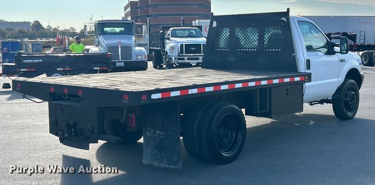 image for item ET3341 2004 Ford F450 Super Duty flatbed truck