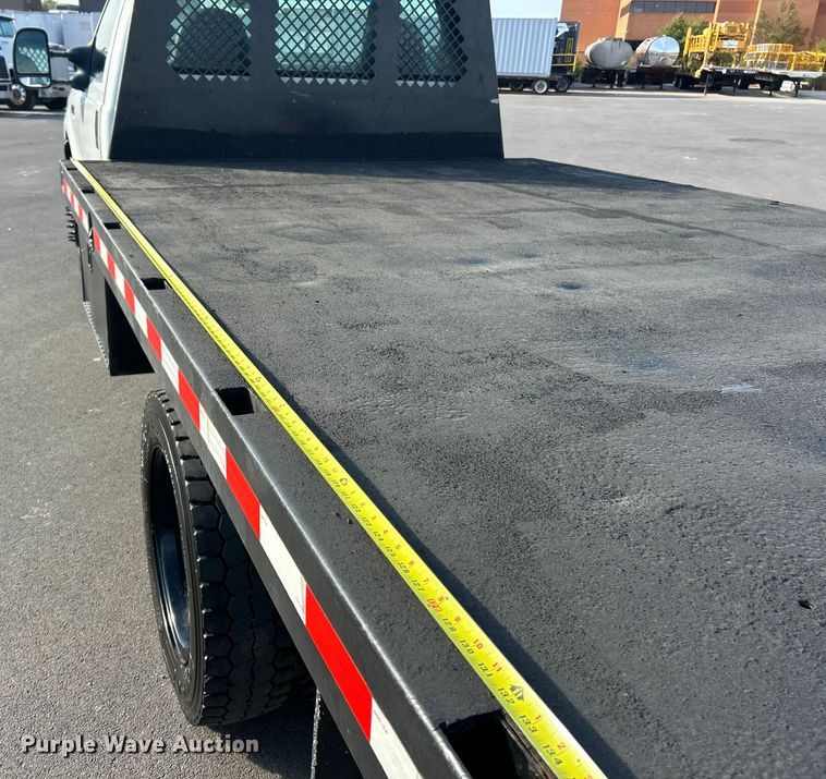 image for item ET3341 2004 Ford F450 Super Duty flatbed truck