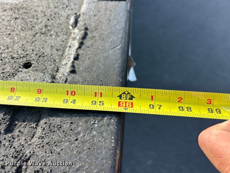 image for item ET3341 2004 Ford F450 Super Duty flatbed truck