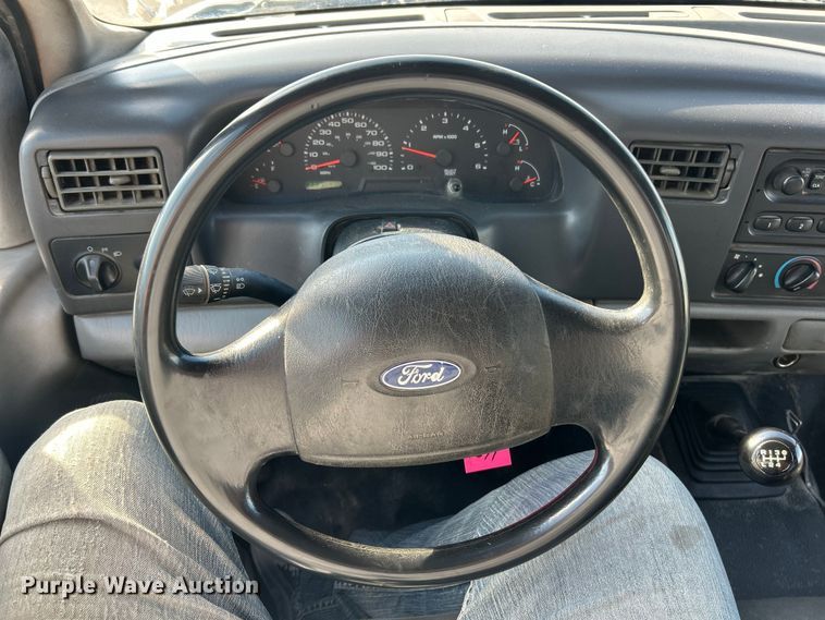 image for item ET3341 2004 Ford F450 Super Duty flatbed truck